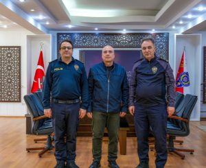 Isparta Emniyet Müdürlüğü’nden Emekli Polise Vefa Plaketi